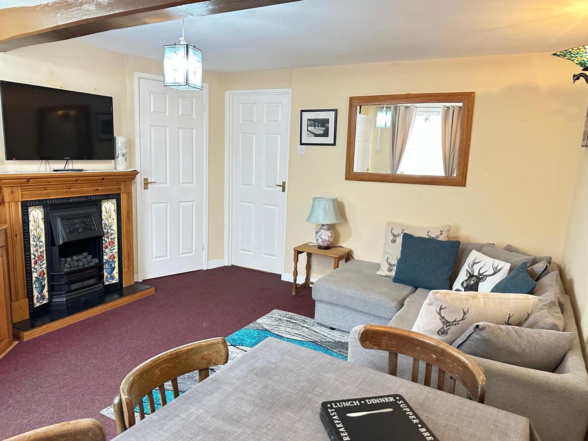 Llanidloes Townhouse-Pet-Friendly-Sleeps 6-Mid Wales Daire Dış mekan fotoğraf